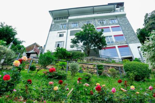 Kandy Bed & Breakfast | BOUGAIN VILLA Luxury "HOME STAY" In Kandy