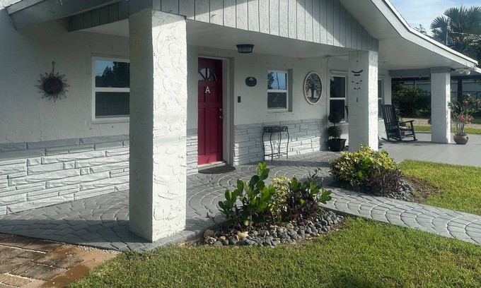 Goulds Cottage | Bougainvillea Cottage Unit A