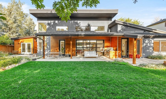 North Boulder House | Boulder Indoor-Outdoor Oasis