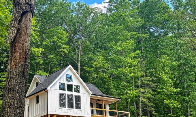 Keslers Cross Lanes House | Boulder Trail Getaway- 15 min from New River Gorge National Park