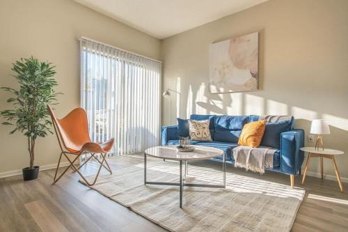 Irving Apartment | Boulevard Stays Peaceful 1BR King Suite Pool Gym & Parking 04
