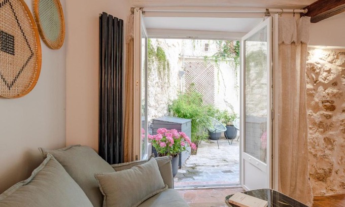 Montmartre Apartment | Boutik Boheme Le jardin Montmartre