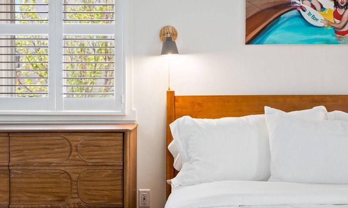 North Downtown Hotel | Boutique Room steps from Downtown Mall | Rose Jean - Room #5