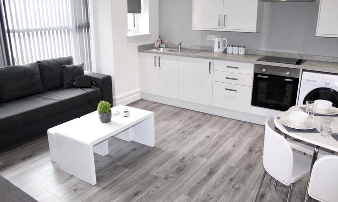 Blackpool Town Center Apartment | Boyd delux Apartment with spa bath