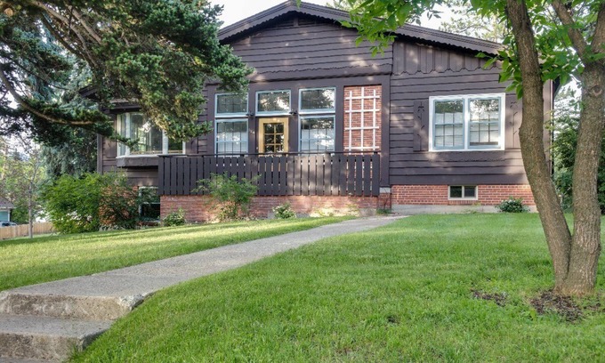 Bozeman House | Bozeman Spruce House-Fabulous historic Bozeman home just 5 blocks to Main St.