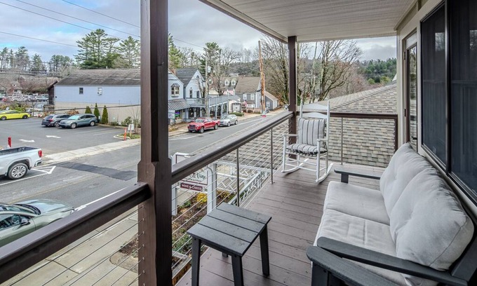 Blowing Rock House | BR Walkabout B -Steps to Main Street restaurants, shopping and the park! 2023
