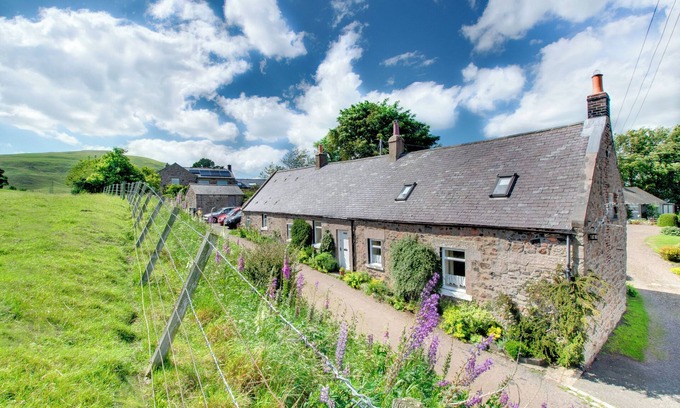 Wooler Cottage | BRAESIDE, pet friendly, with open fire in Wooler