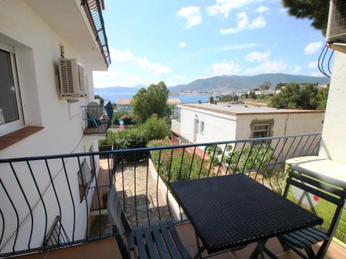 Llanca Apartment | BRAMANT 5 - Primera planta con terraza, vistas al mar y parking. - ES-228-77