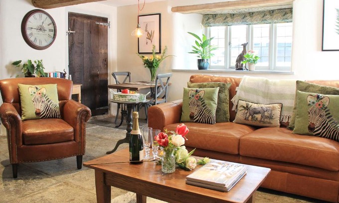 Horton House | Bramley Cottage at Stepps House
