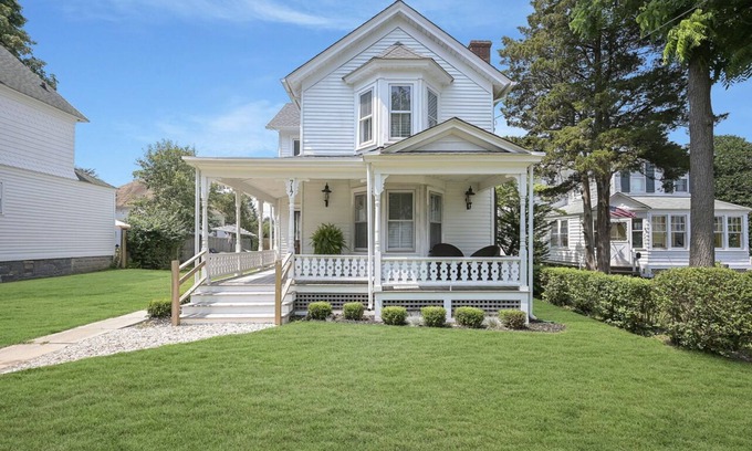 Greenport House | Brand new 2 bedroom, Greenport Village, walk to town Marina Views!