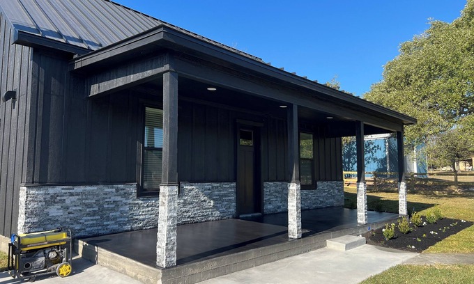 Somerville Cottage | Brand New 2-bedroom Cottage - "The MarCupial a Cozy Retreat by The Lake"