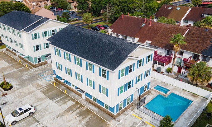 Myrtle Beach House | Brand New 20beds/19baths near MB Attractions/Airport/Pool 350ft to beach