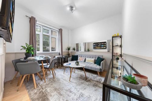 Swiss Cottage Apartment | Brand New 3 Bedroom flat in Central London