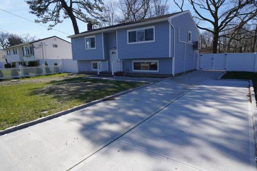 West Babylon Apartment | Brand new 3 bedroom apt close to all