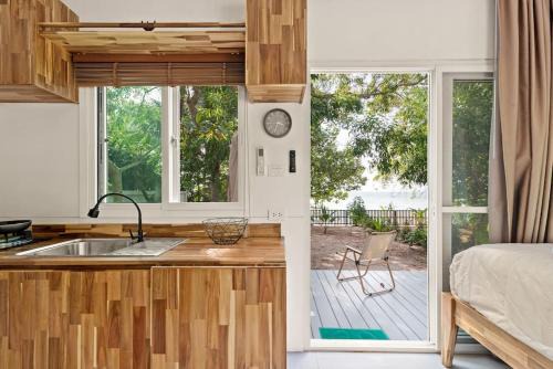 Taling Ngam House | Brand New Beachfront & Secluded Tiny House