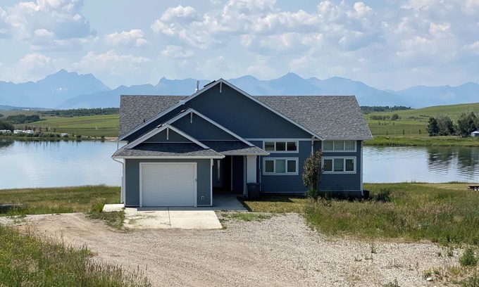 Mountain View House | Brand new beautiful home with the best view outside of Waterton Park. UPPER fl.