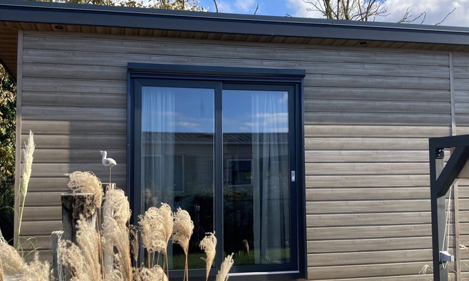 Renesse Ski Chalet | Brand new chalet juist 317 steps from the Renesse beach