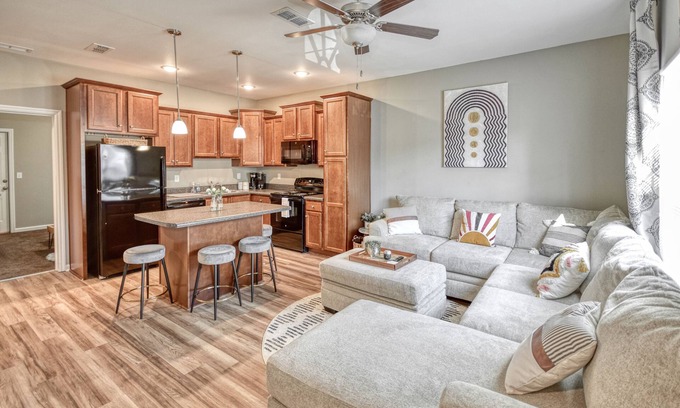 Tallahassee Condo | Brand new chic condo minutes from FSU/TCC/FAMU!