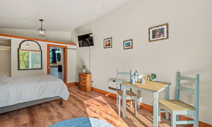 Trinidad Cottage | Brand New Cottage Five Minutes From The Beach with Fast Wi-Fi