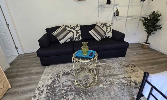 La Presa Apartment | Brand New Cozy studio with AC and WiFi in amazing Spring Valley