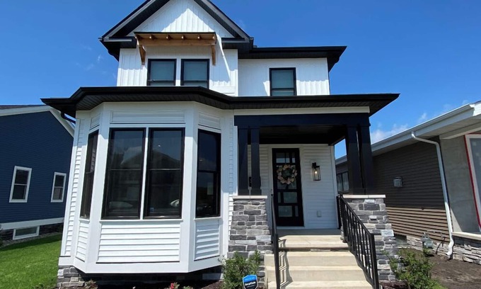 South Bend House | Brand New Family Friendly Gameday Home! Walk to ND