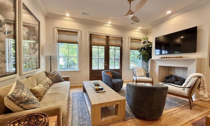 Auburn House | BRAND NEW! Gorgeous 3-bedroom Townhome on Samford Ave in Downtown Auburn!