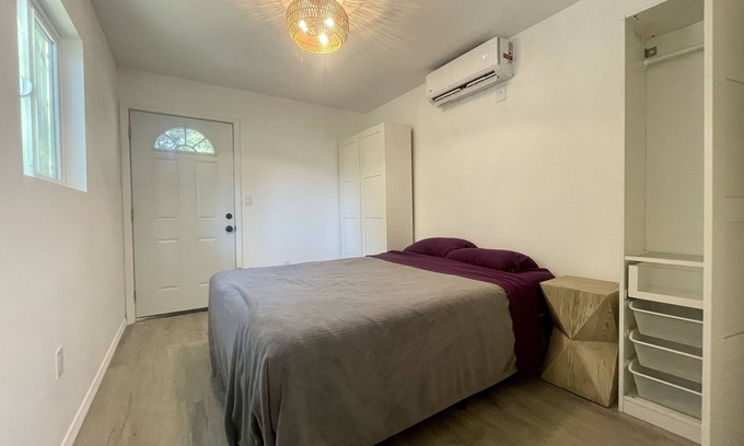 North Hollywood Cottage | BRAND NEW Guesthouse in BEST LOCATION in NoHo!