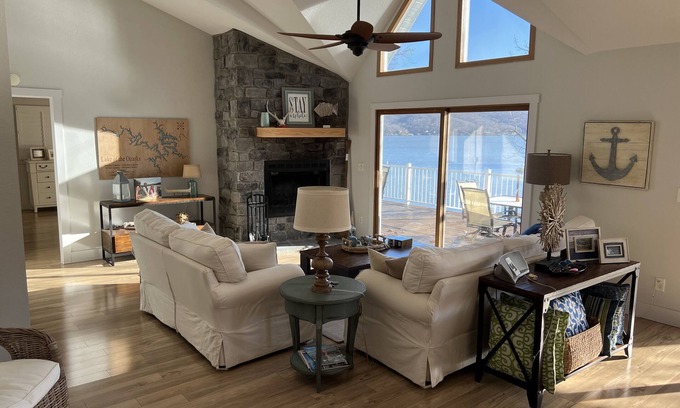 Climax Springs House | Brand New High End Renovation - Owners Personal Home - 1st Time Listed
