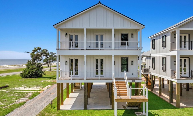 Gulfport House | Brand New Home Steps from Beach! Close to Aquarium and Casino