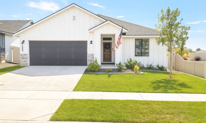 Nampa House | BRAND NEW LISTING! Spacious 4BR Home - Sleeps 8 - Park Access & Fire Pit!