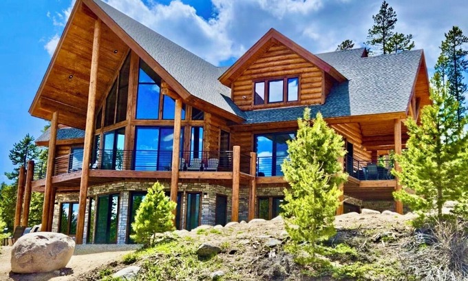 Grand Lake Cabin | Brand New Lodge! Panoramic Mtn/Lake Vayiews! Hot tub, Fido Friendly, Game Room!
