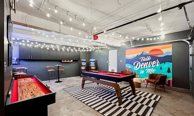 West Westminster House | Brand New LUX Home| Hot Tub | 15min to Den