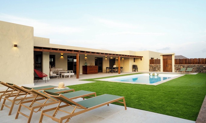 Villaverde Villa | BRAND NEW LUXURY VILLA WITH SALT POOL AND TERRACE, 4 bedrooms, 4 bathrooms