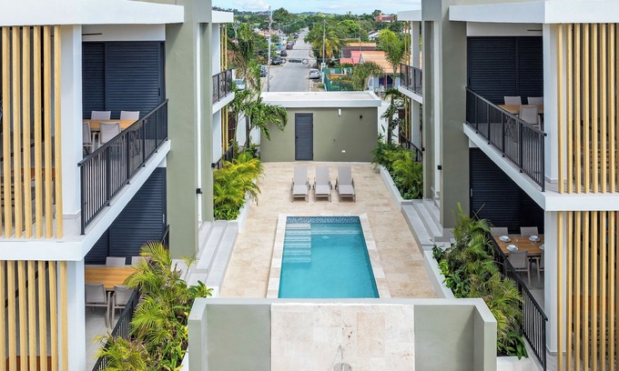 Marie Pampoen House | Brand new, modern and bright apartment with spacious balcony and swimming pool