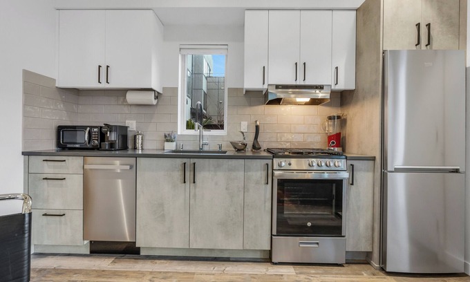 West Woodland Apartment | Brand New Modern Apartment in Ballard Brewery District