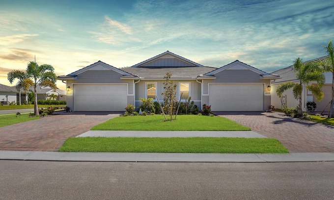 Naples Villa | Brand new! Now available for season 23/24