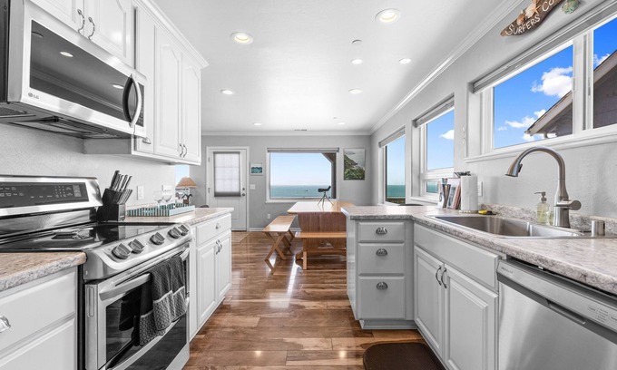 Crescent City North House | Brand new oceanfront home with amazing views!