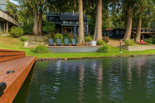 Eatonville House | Brand New Rental Ohop Oasis!