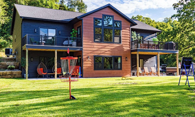 The Galena Territory House | Brand New/Secluded/Fully-loaded/Golf sim/Theater/Game room/Firepit/Hot tub