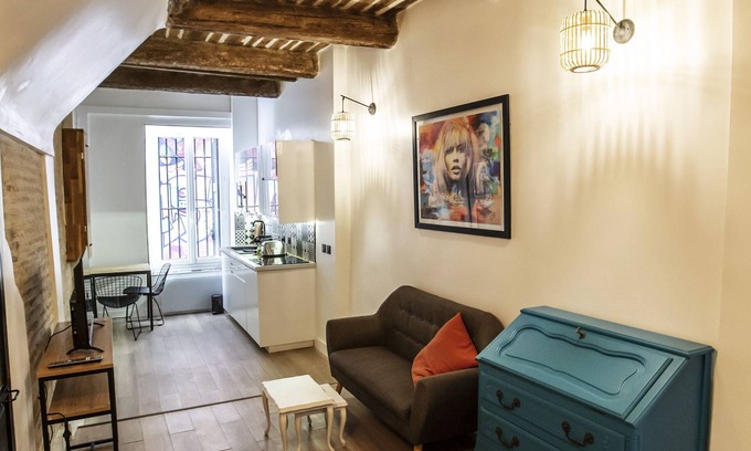 Hotel-de-Ville Apartment | Brand new T1 pop in Panier