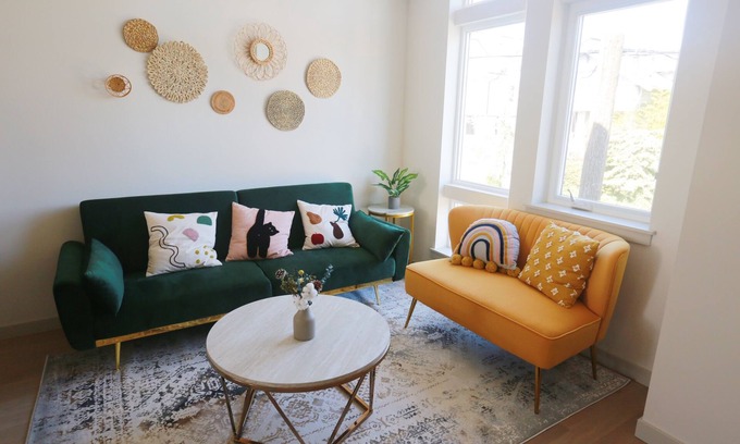 Fremont House | Brand New Townhouse w/Parking, Walk to the Zoo!