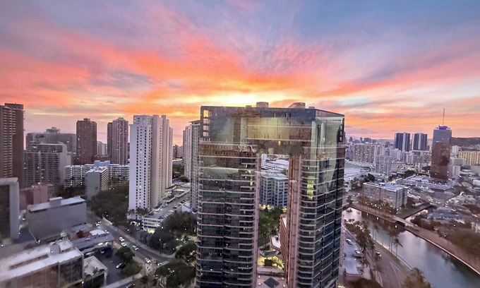 Waikiki Apartment | Brand New Waikiki 2BD 2BA Ocean City View