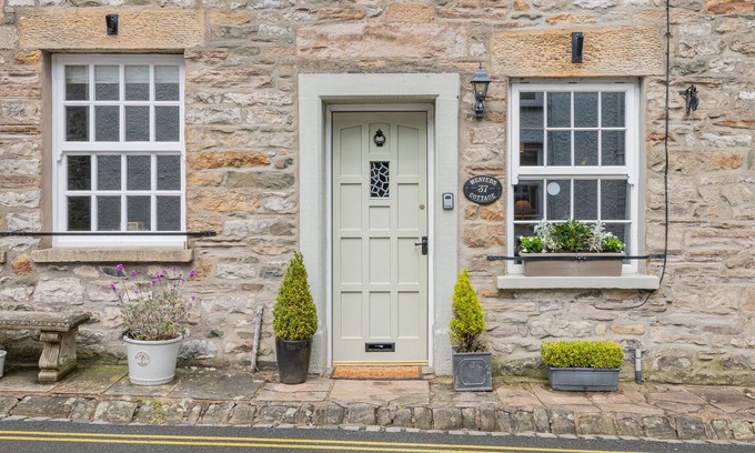 Kirkby Lonsdale Cottage | Brand New! Weavers cottage, Sleeps 4, town centre.