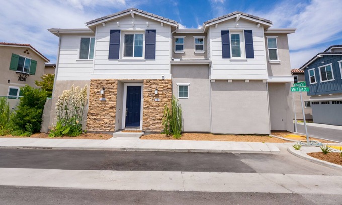 Spring Valley House | BRAND NEWLY BUILT HOME. Built completed in December 2022. Come and experience.