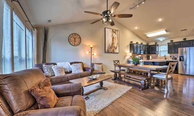 Branson West Condo | Branson Condo in Resort Community w/ Balcony!