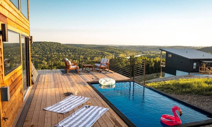 Omaha Apartment | Branson Romantic Getaway Swimming Pool Lake Views