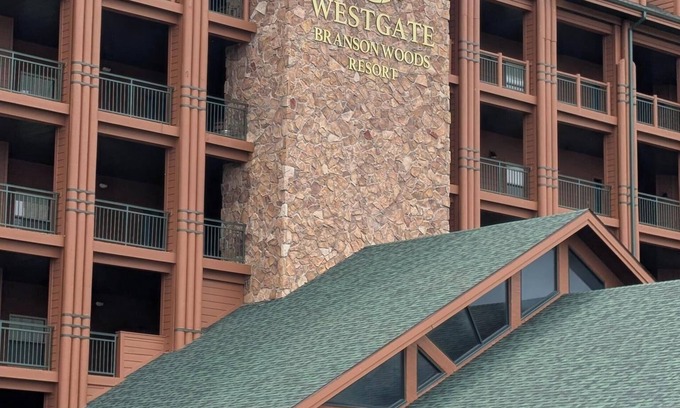 Branson Resort | Branson Woods Resort. Charming 2-bedroom resort in Branson. Family friendly