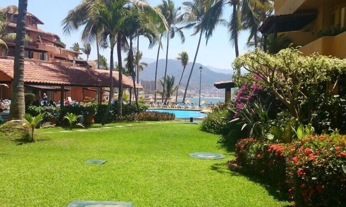 South Hotel Zone Hotel | Breathtaking Los Tules Studio with Private Beach Area