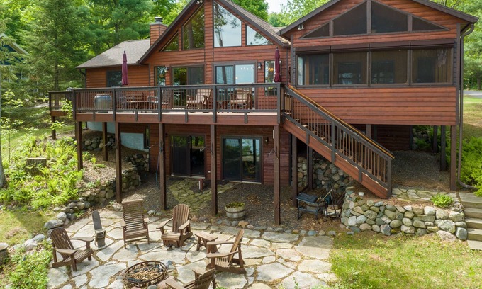 Stone Lake Cabin | Breathtaking Luxury Vacation Home on the Shores of Lac Courte Oreilles Lake