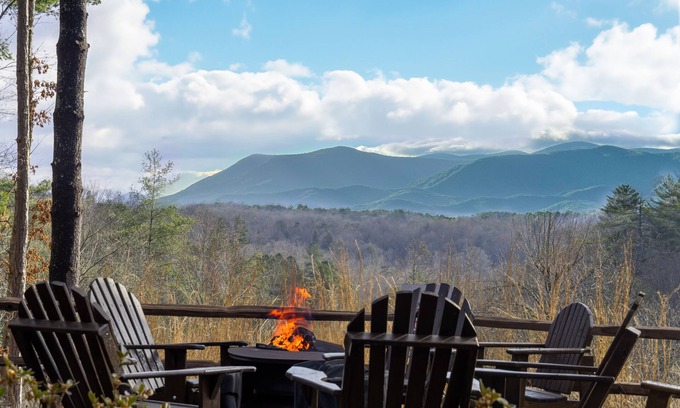 Ellijay Cabin | Breathtaking Mountain Views! 3 mins to Vineyard. Hot tub w/fireplace & firepit